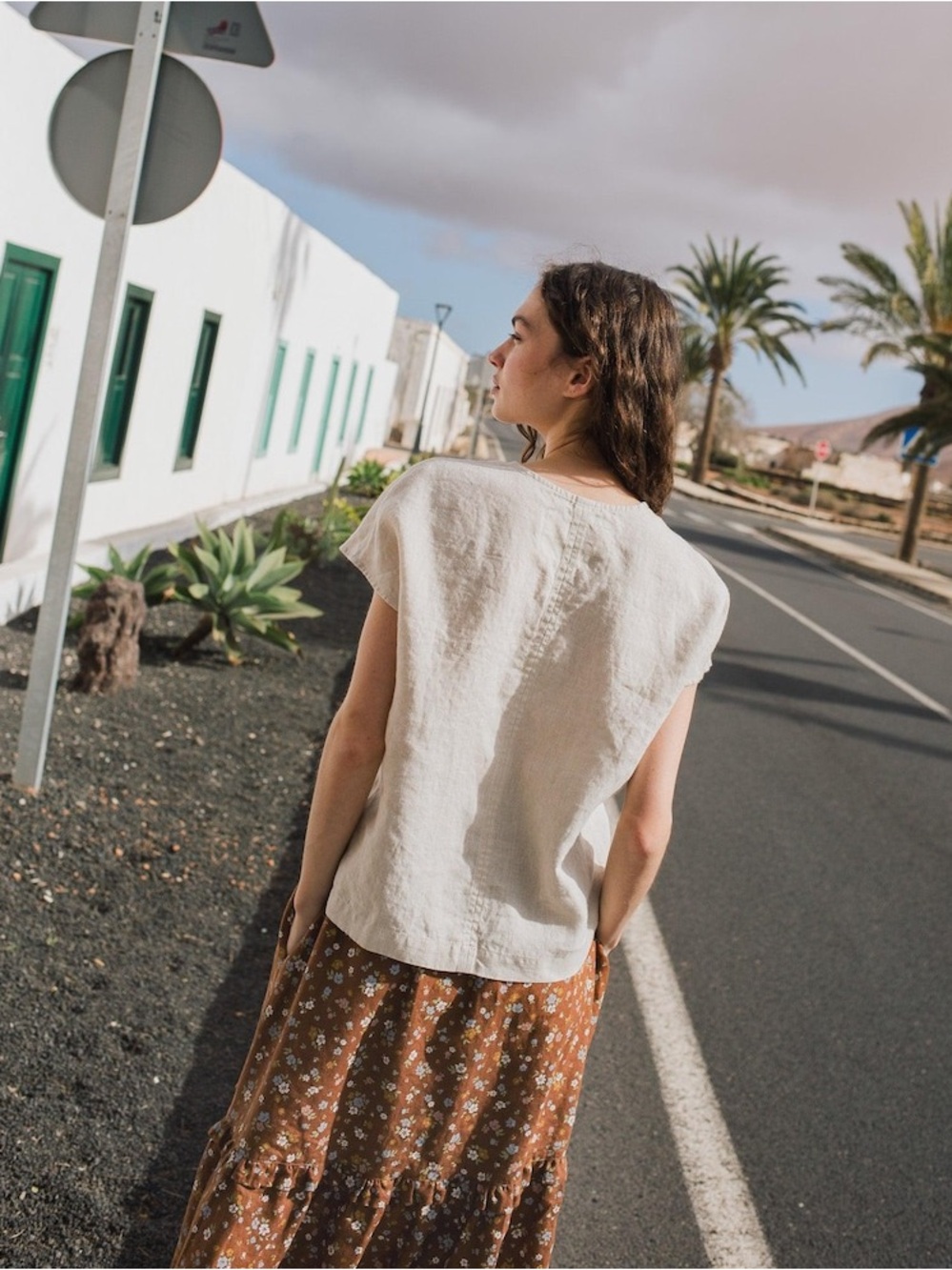 Not Perfect Linen Malta White Shirt - Size Medium - Picture 8 of 9